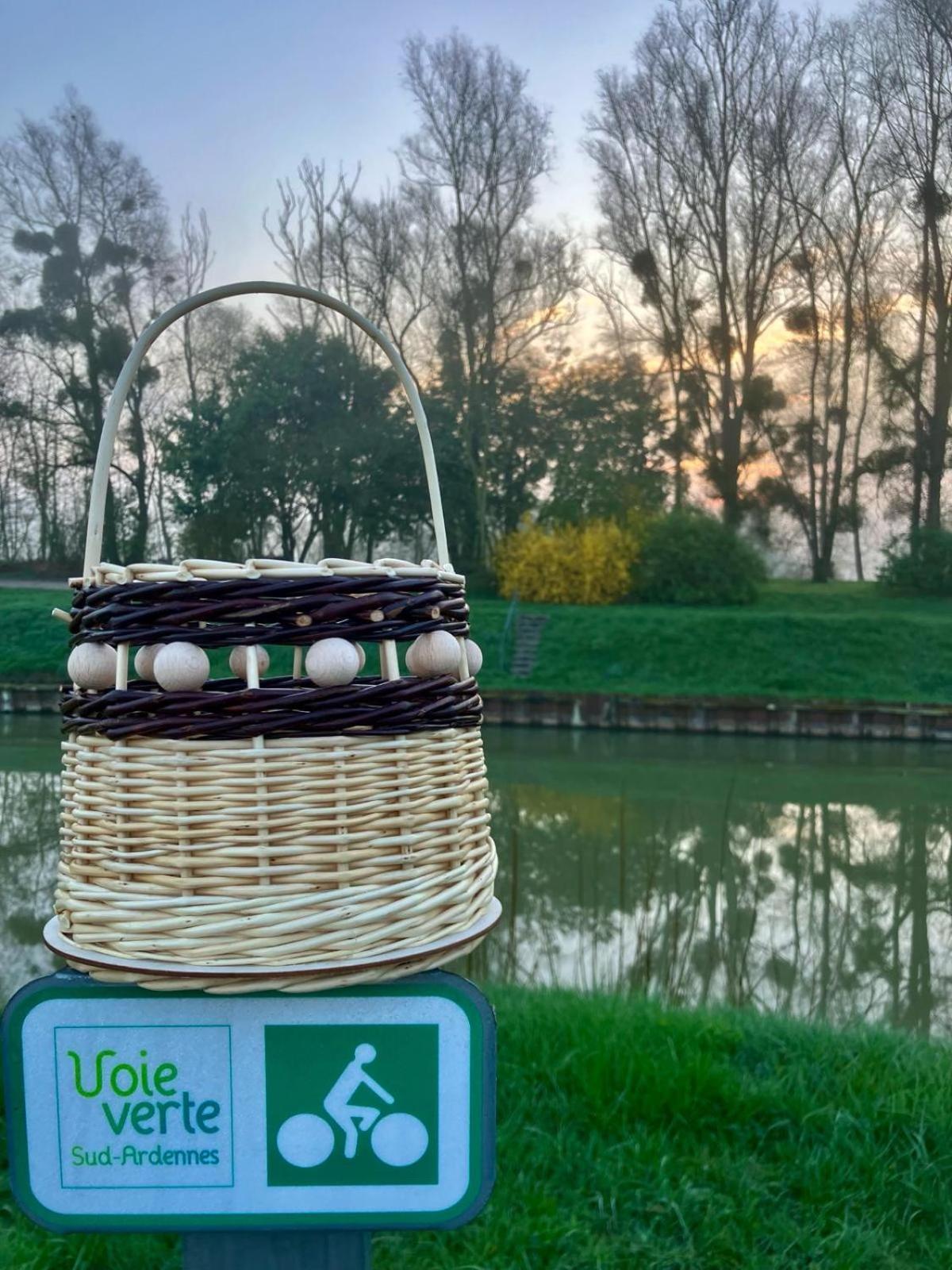 Du Panier Au Gite Vouziers Екстериор снимка